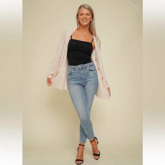 Cardigan Button Down V-Neck Cream size M. Like new! - Picture 9 of 11